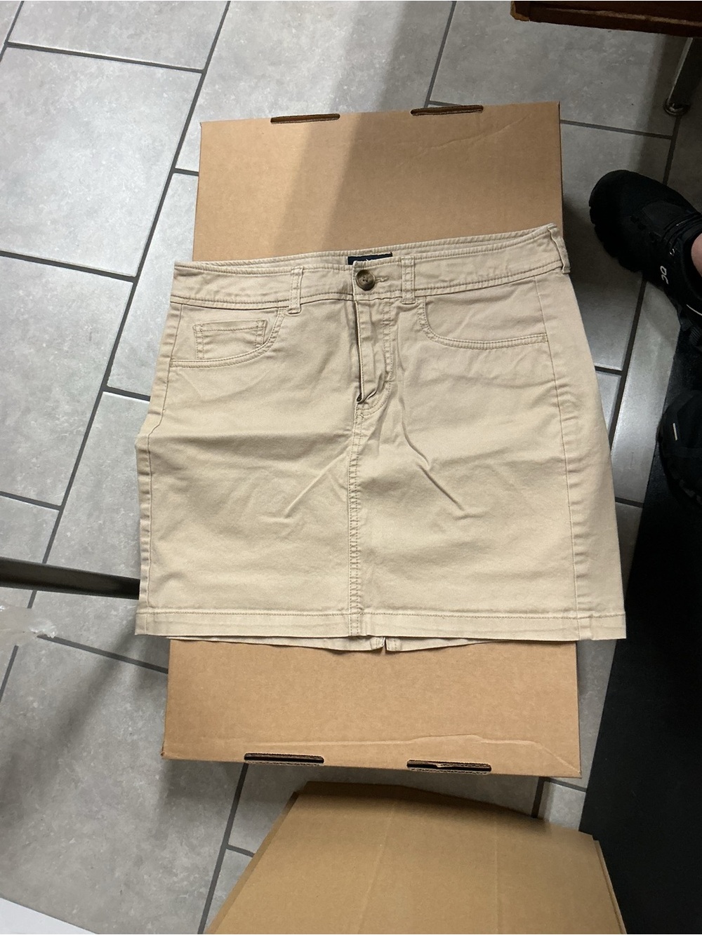 AE khaki Skirt size 6